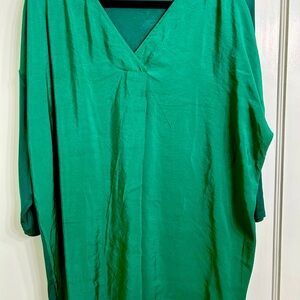 JJill XL green mixed media v-neck